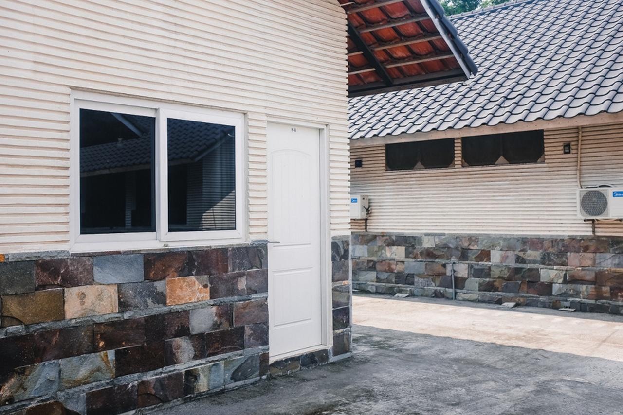 RedDoorz near Sirkuit Sentul Hotel Bogor Bagian luar foto