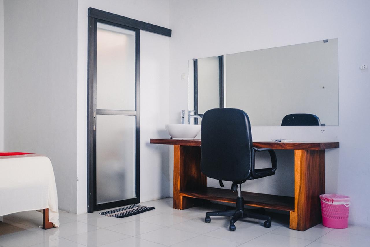 RedDoorz near Sirkuit Sentul Hotel Bogor Bagian luar foto